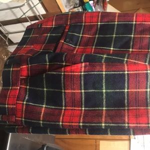 Woolen pants. Looks like medium. Almost like new.